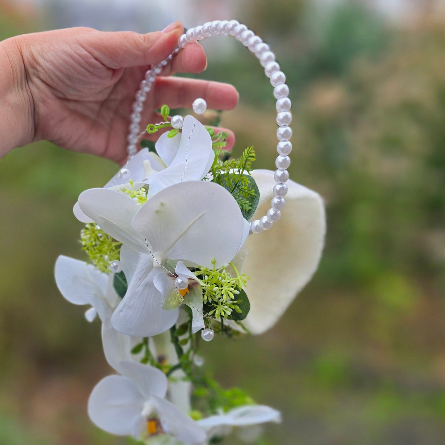 1087a Brautstrauss Orchideen mit Perlenring Armstrauss modern & Anstecker