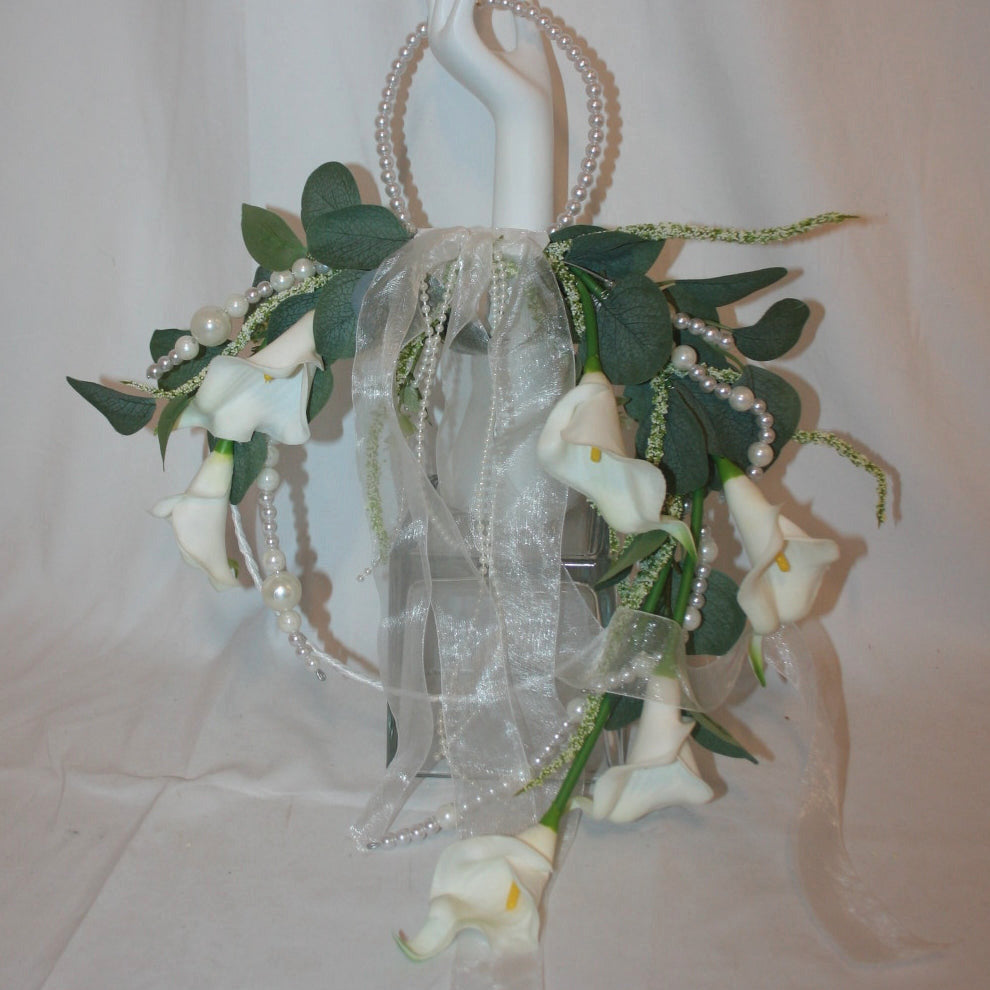 10221 Ramo de novia, ramo redondo, cala, muchas perlas