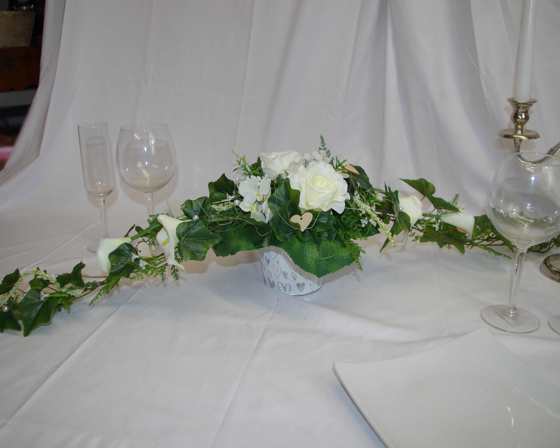 3013 Pokal mit Ranken Callas und Rosen