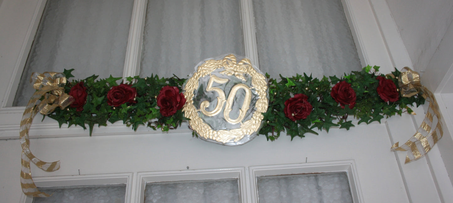 Girlande rot für goldene Hochzeit