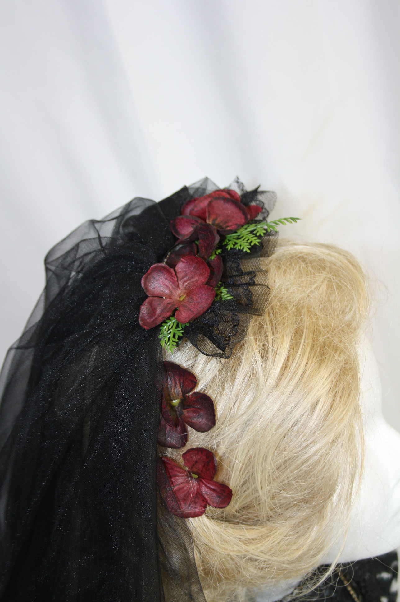 #4022 Haarblüten  Rot-bordeaux Gothic Hortensien