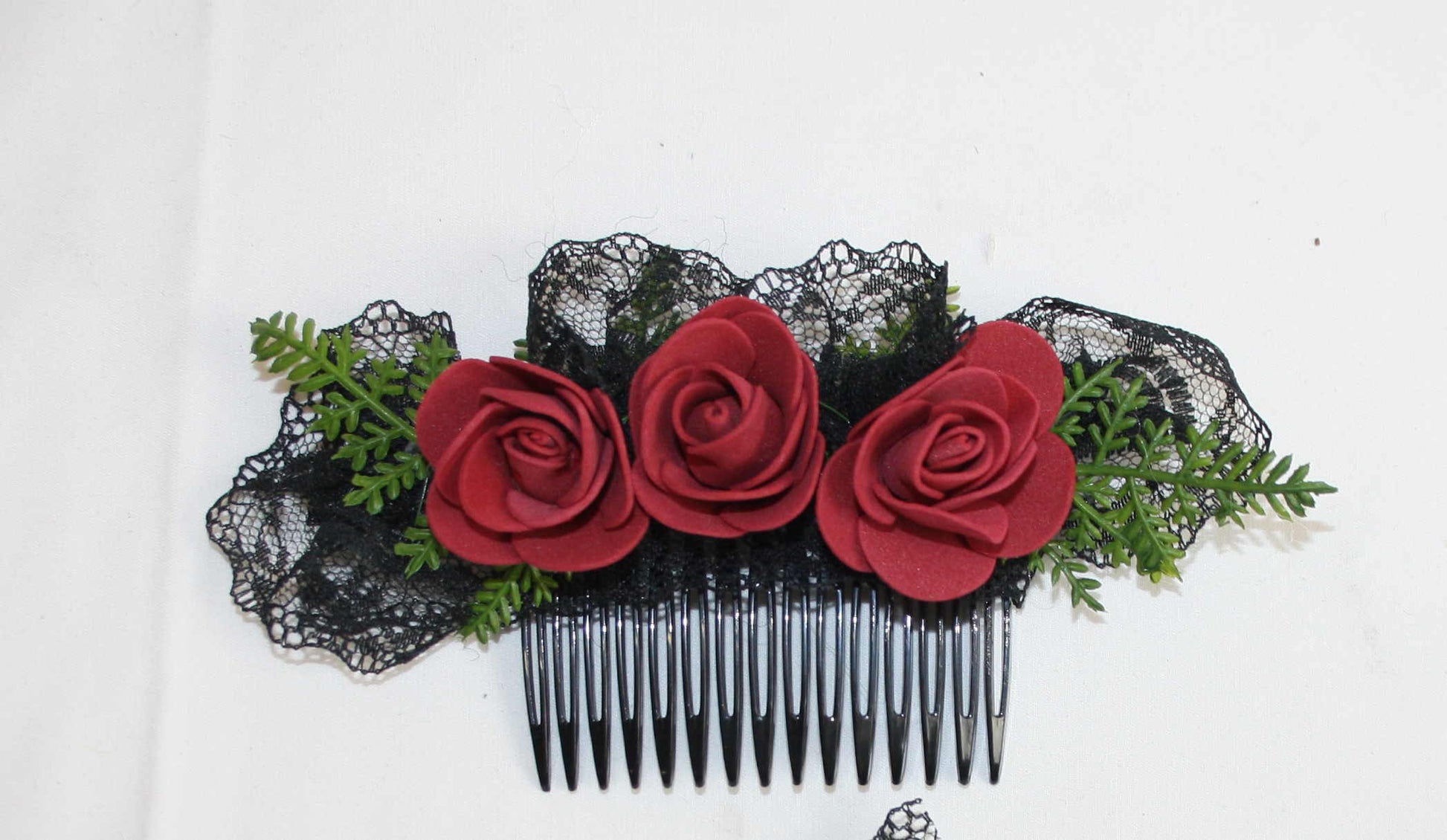 4017 Haarkamm Gothic Rosen bordeaux