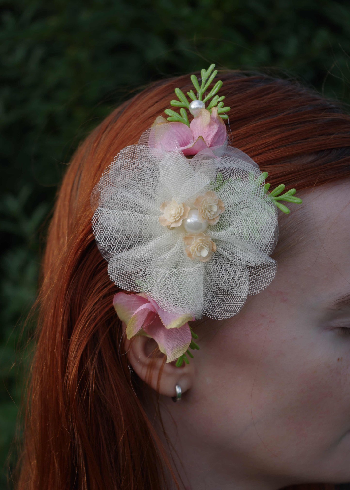 4008 Haarkamm Kommunion cremerosa