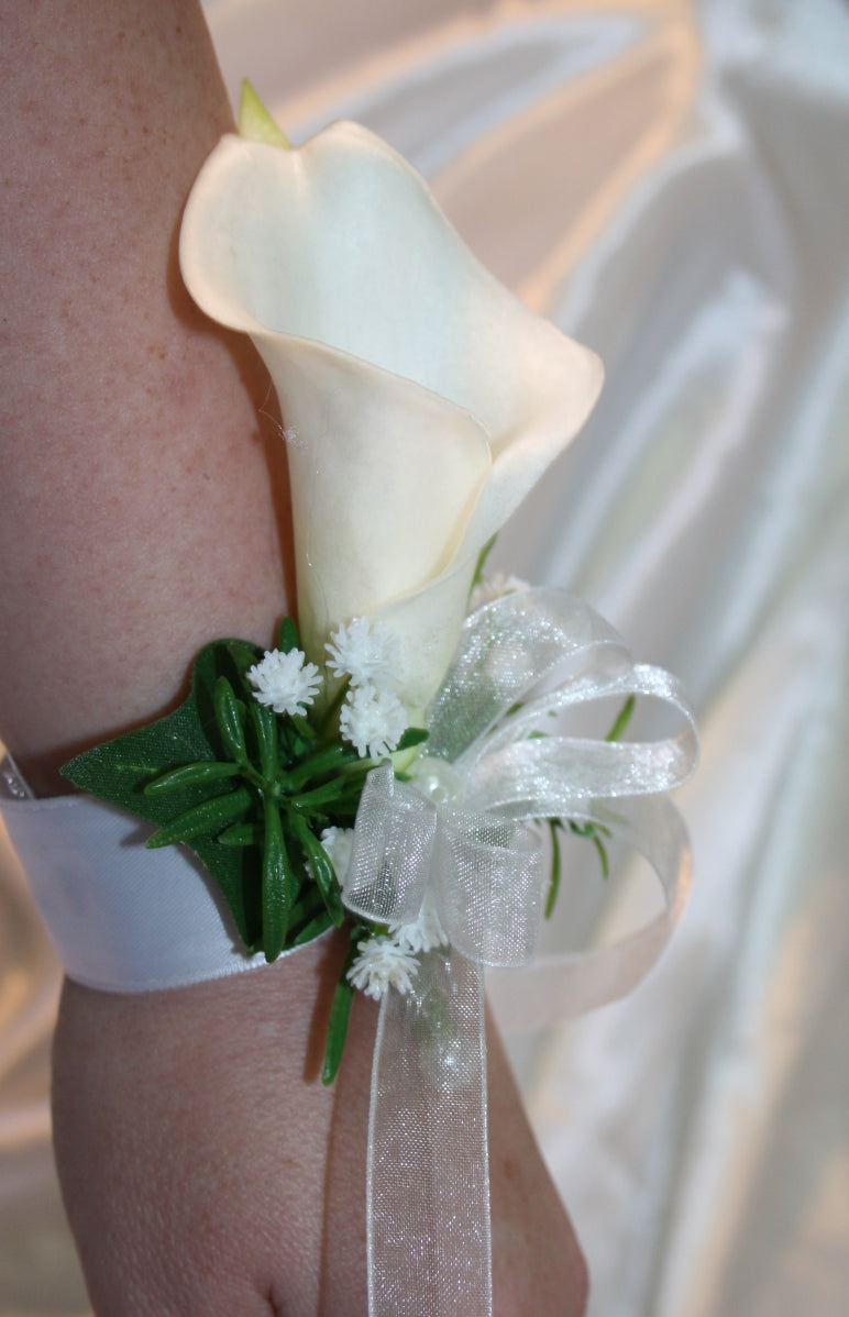 Handgelenkstrauss Calla mit Schleife