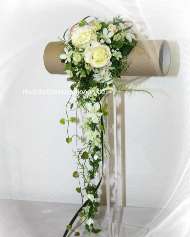 1085 Brautstrauss Handgelenstrauss Ranke