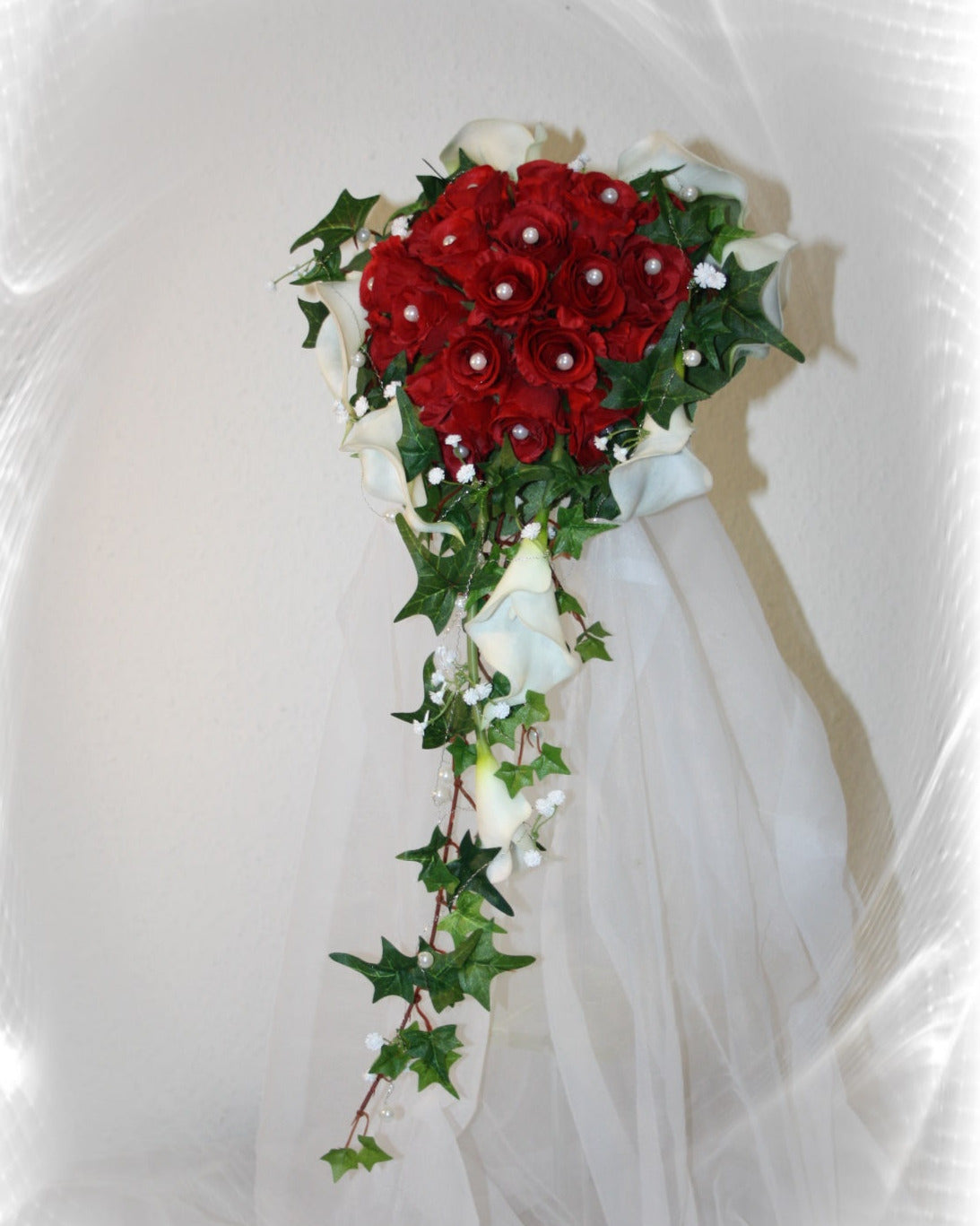 1030 Herzstrauss mit Callas rot weiss