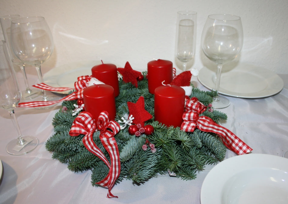 Adventskranz frisch rotweiss