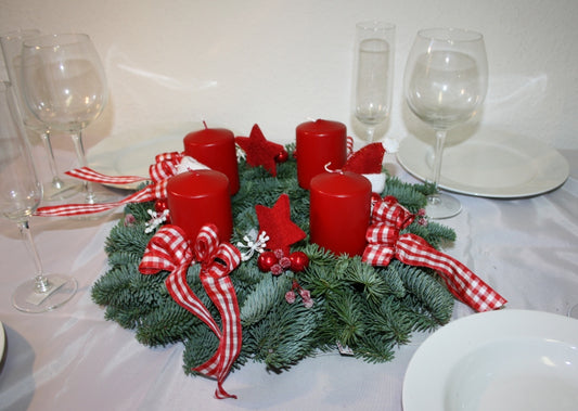 Adventskranz frisch rotweiss