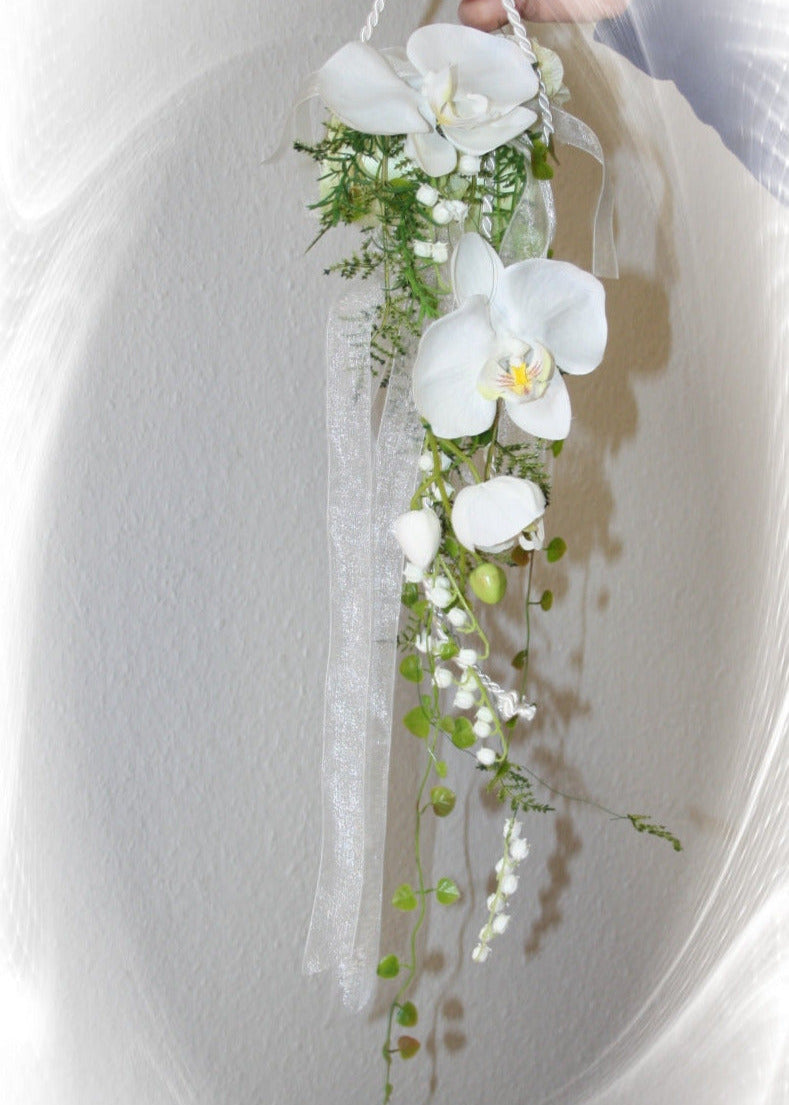 1087 Brautstrauss Orchideen modern
