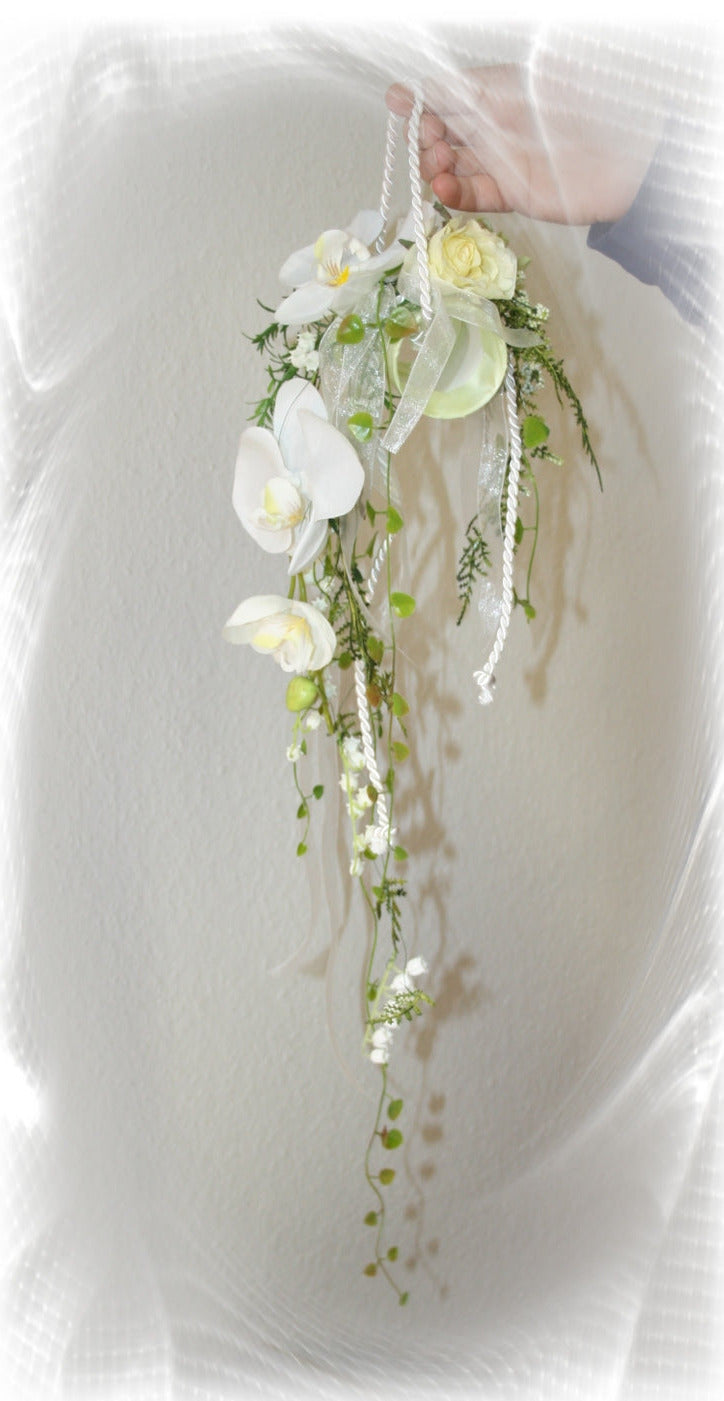 1087 Brautstrauss Orchideen modern