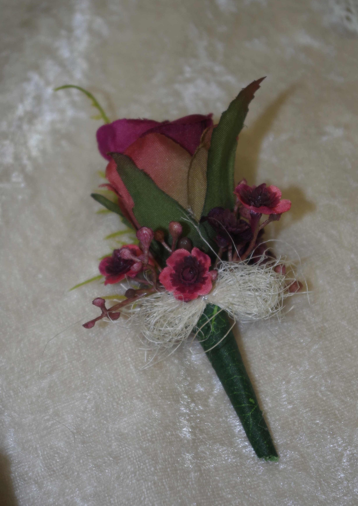 Revers Anstecker Rose Gothik