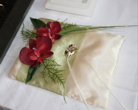 #2010 Ringkissen Orchidee mit Organdy