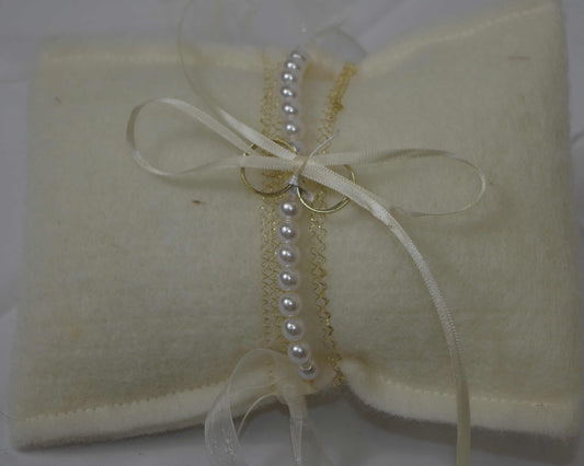 2015 Ringkissen Perlentraum mit Wollvlies