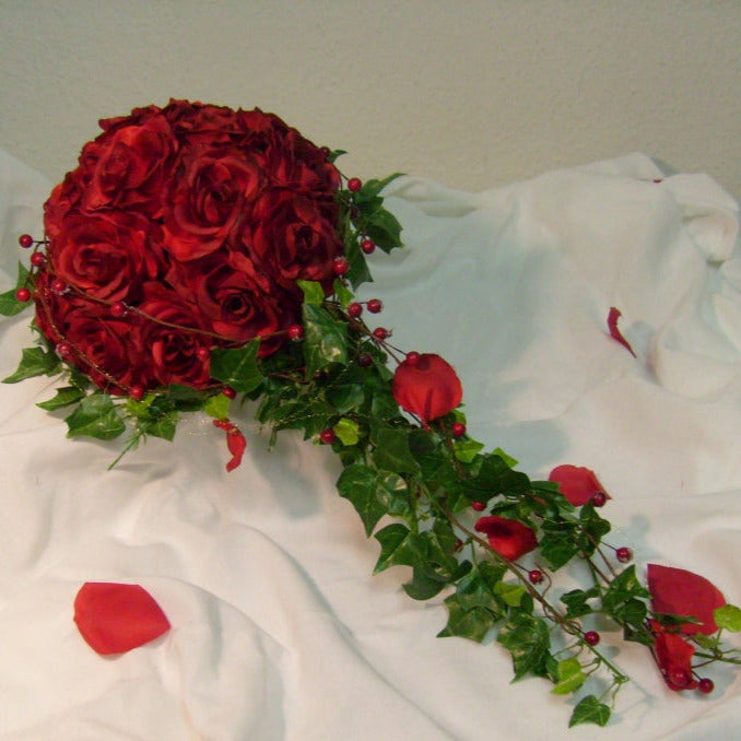 1077 Rosenkugel mit Ranke und Beeren Herbsthochzeit