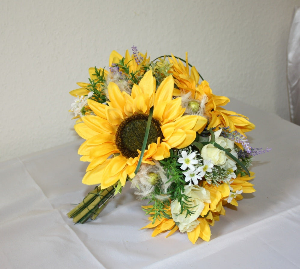 1016 Brautstrauss Sonnenblumen gross