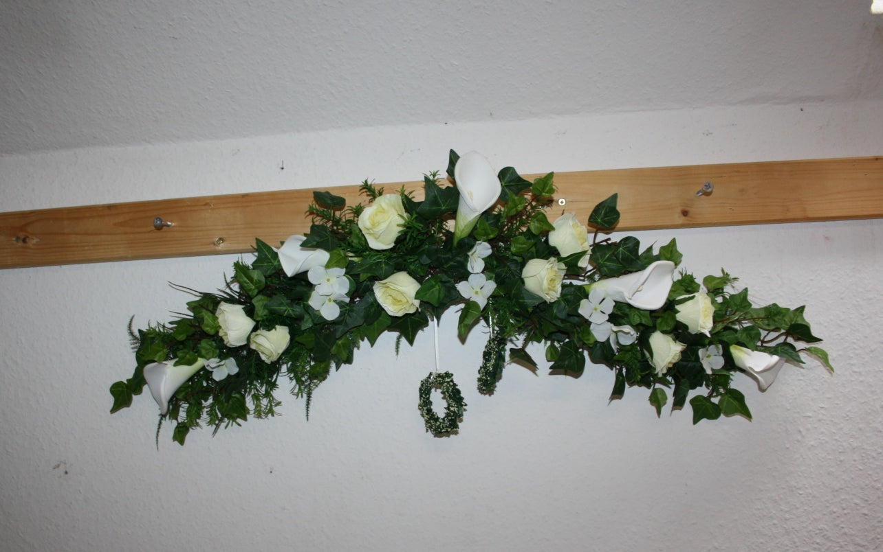 Türbogen Hochzeit Rosen und Callas